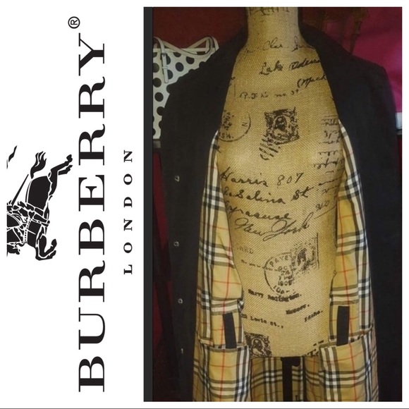 Burberry Jackets & Blazers - 🔥VINTAGE BURBERRY TRENCH COAT❗️